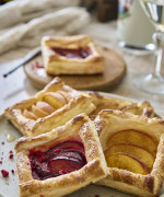 RUSTIC WINTER FRUIT TARTS 