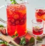 Rosé & Strawberry Spritz