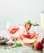 Strawberry Thyme Gin & Tonic