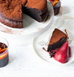 FLOURLESS CHOCOLATE CAKE WITH MULLED WINE POACHED PEARS